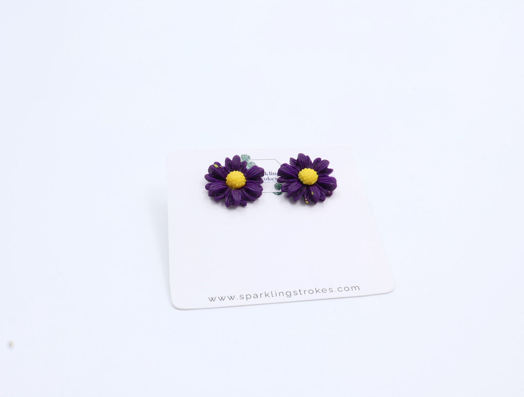Purple Daisy Stud Earrings – Cute Floral Design