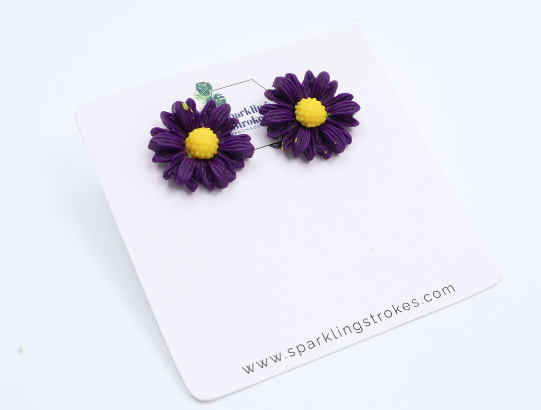 Purple Daisy Stud Earrings – Cute Floral Design